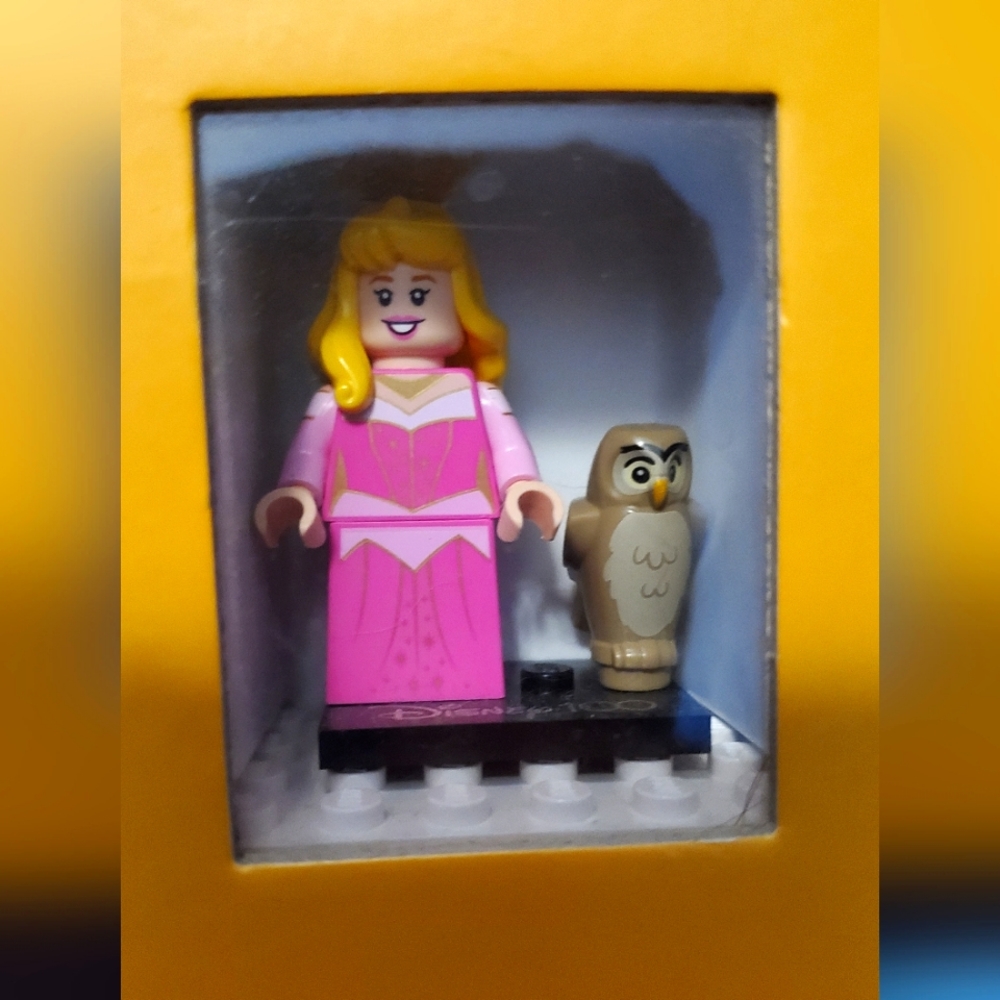 Sleeping beauty Lego minifigure